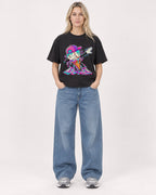 Mockup Boxy Heavyweight Tee Black female full-body 08