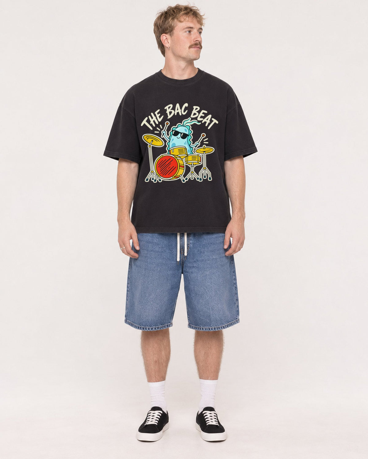 Mockup Boxy Heavyweight Tee Black male full-body 19