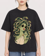Mockup Boxy Heavyweight Tee Black female close-up 21