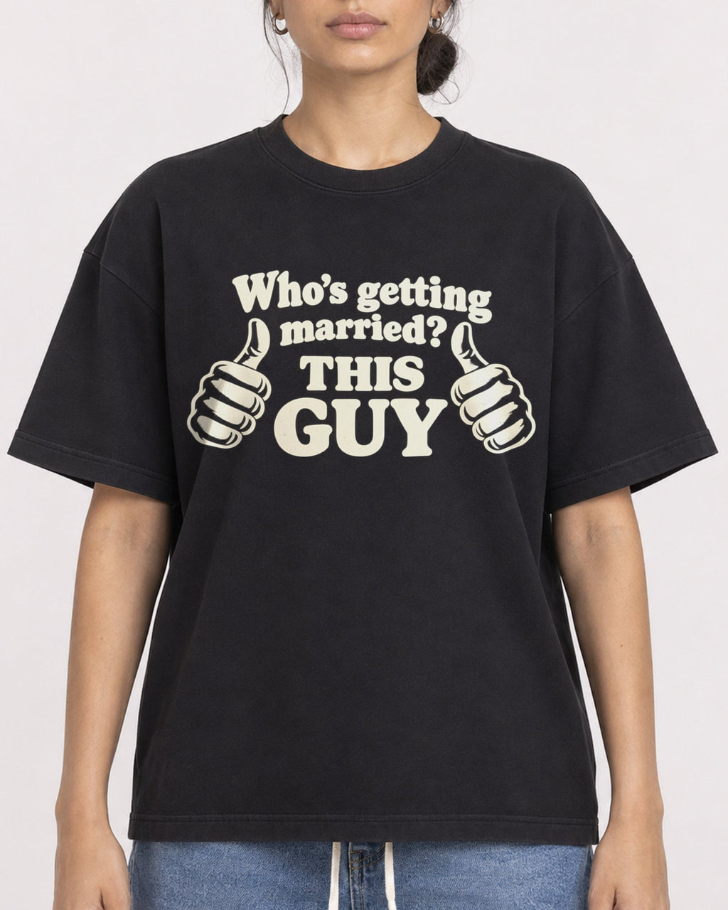 Mockup Boxy Heavyweight Tee Black female close-up 17
