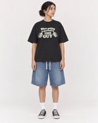 Mockup Boxy Heavyweight Tee Black female full-body 17