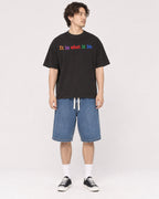 Mockup Boxy Heavyweight Tee Black male full-body 03