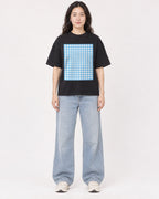 Mockup Boxy Heavyweight Tee Black female full-body 03