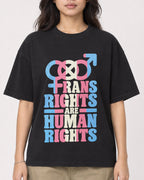 Mockup Boxy Heavyweight Tee Black female close-up 02