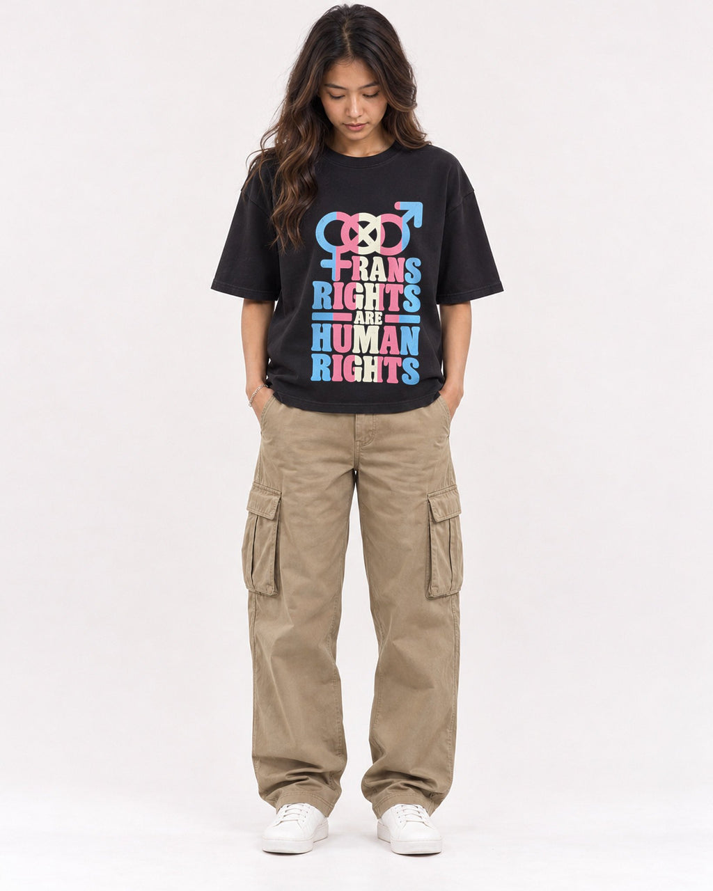 Mockup Boxy Heavyweight Tee Black female full-body 02