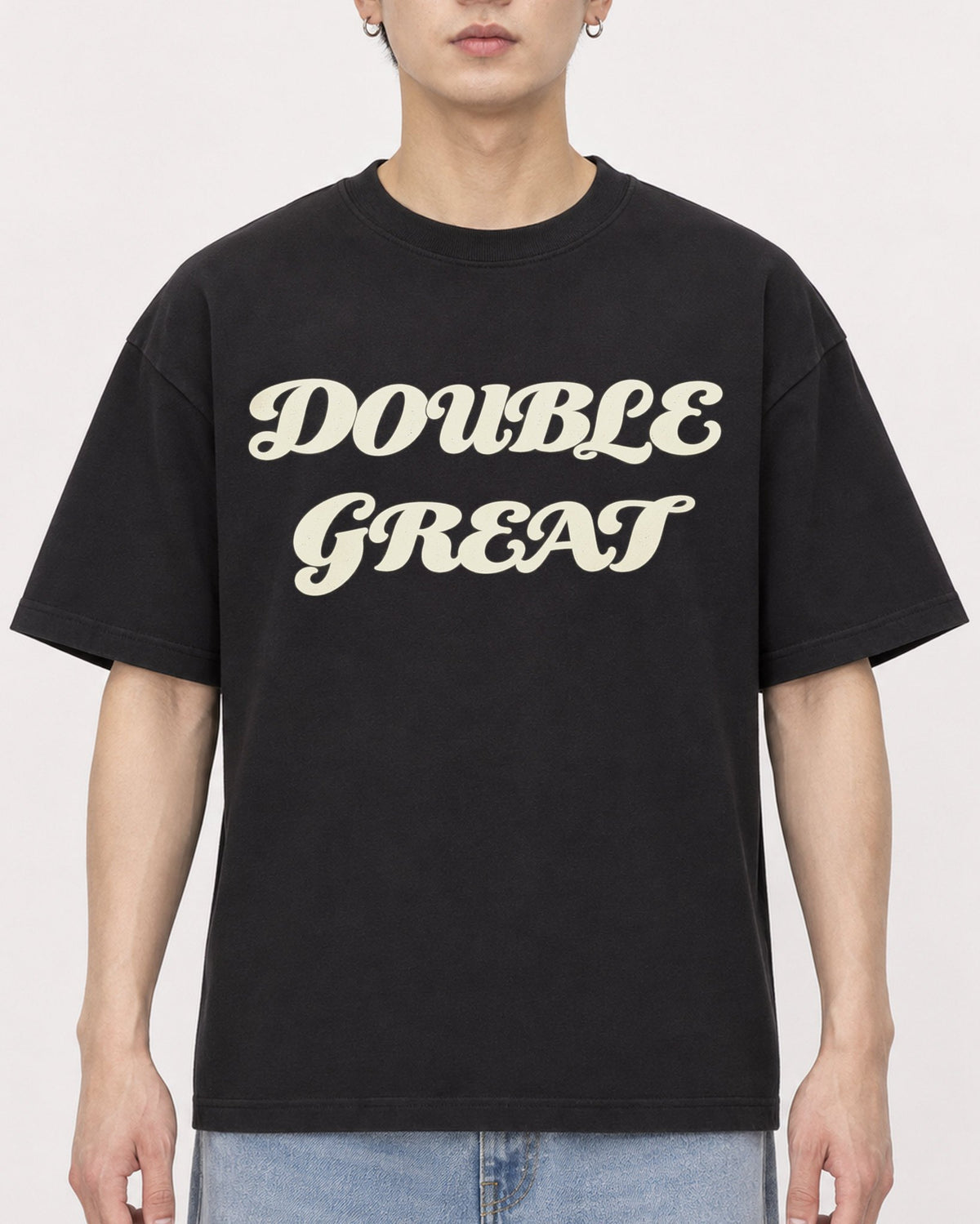 Mockup Boxy Heavyweight Tee Black male close-up 01