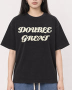 Mockup Boxy Heavyweight Tee Black female close-up 01