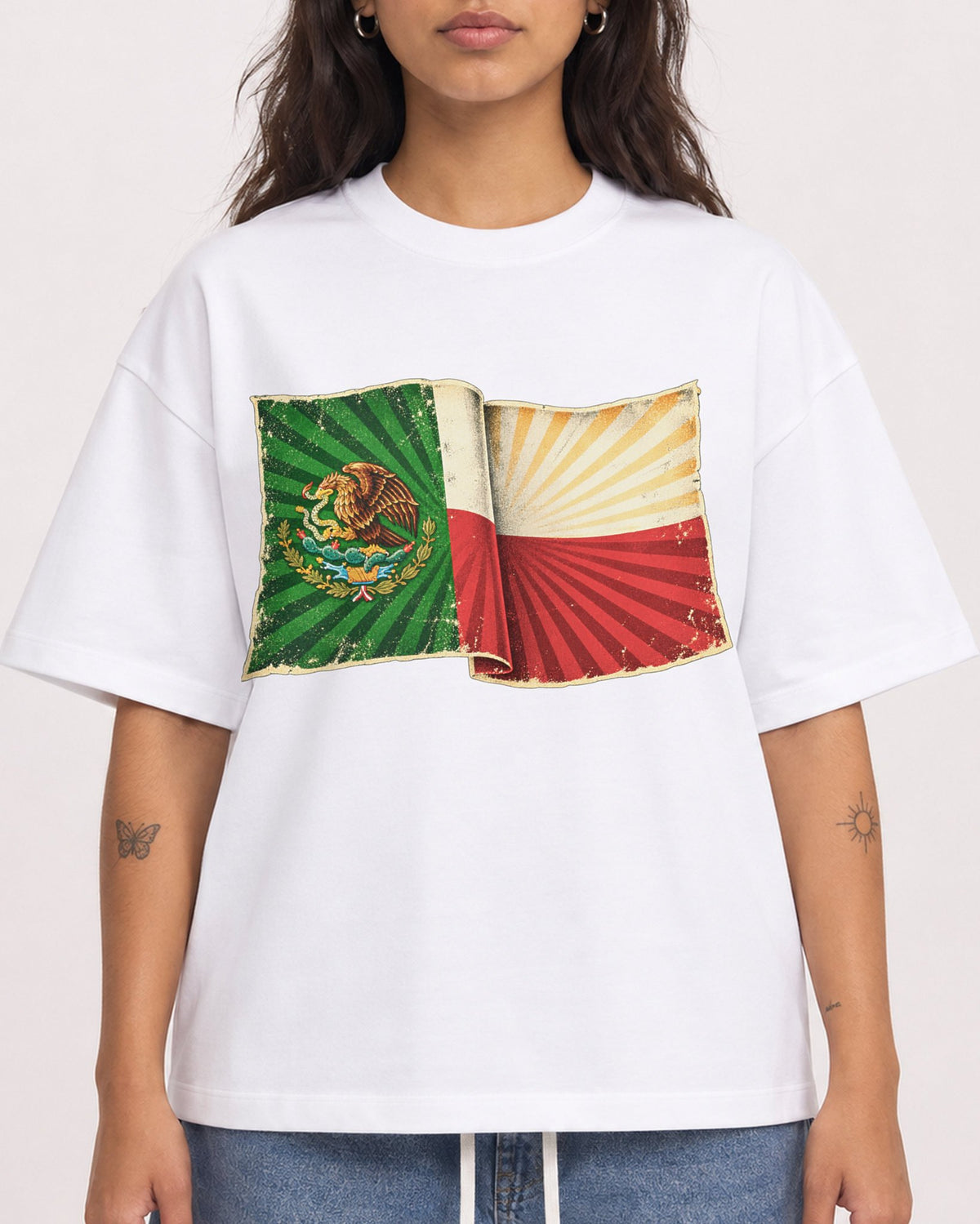 Mockup Boxy Heavyweight Tee White female close-up 06