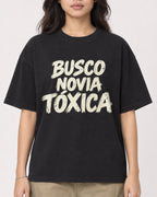 Mockup Boxy Heavyweight Tee Black female close-up 02