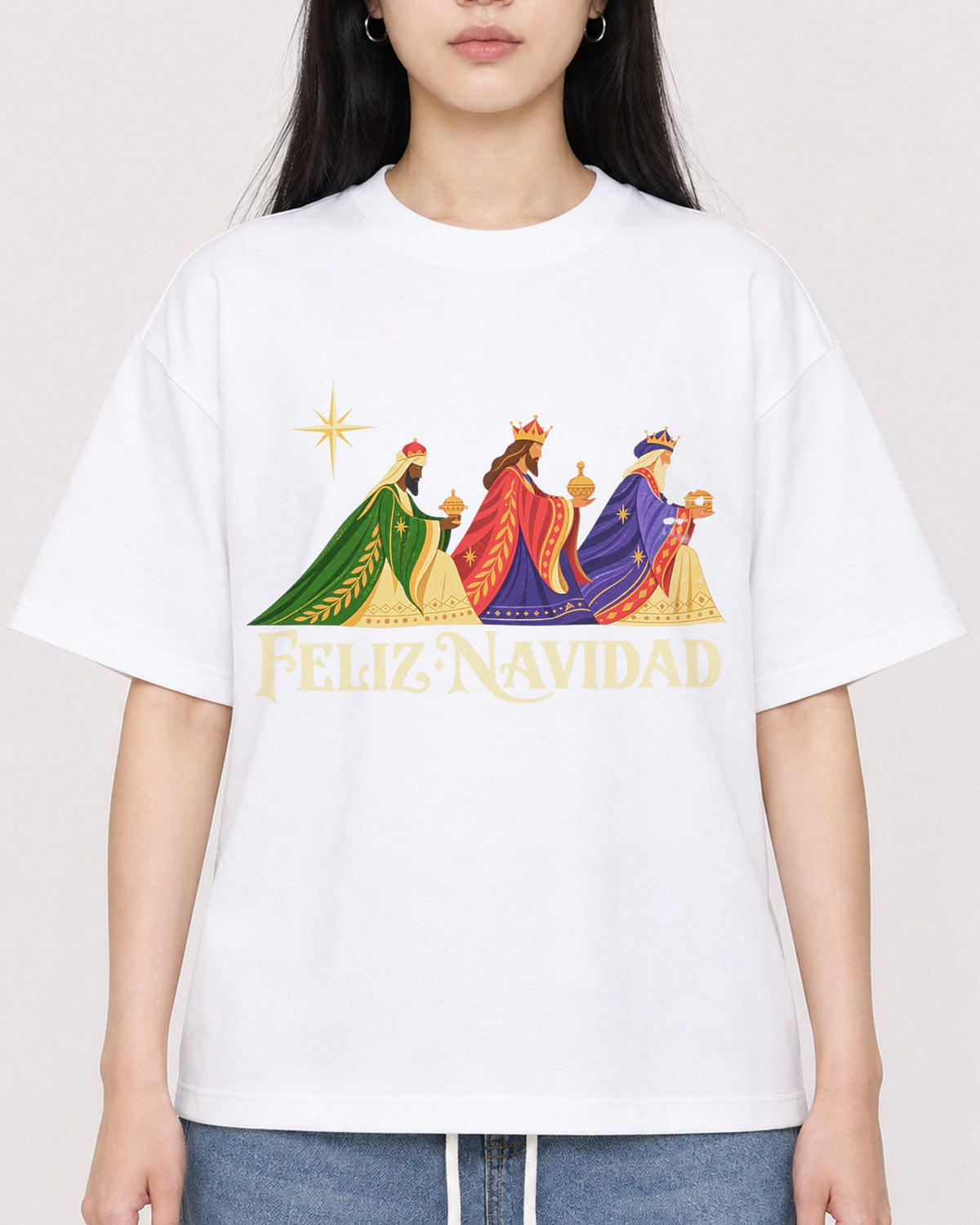 Mockup Boxy Heavyweight Tee White female close-up 01