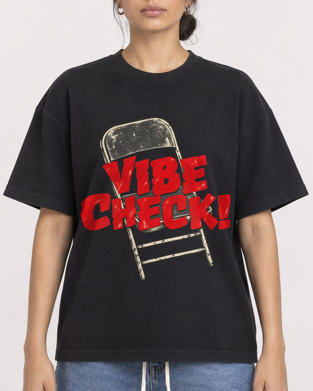 Mockup Boxy Heavyweight Tee Black female close-up 17