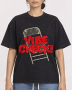 Mockup Boxy Heavyweight Tee Black female close-up 17