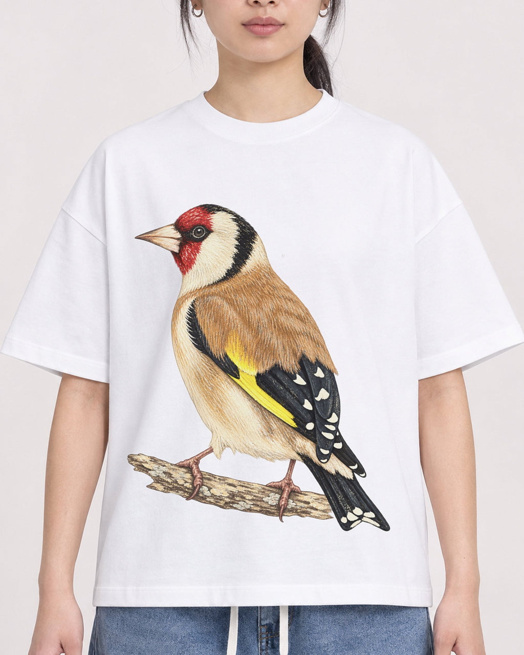 Mockup Boxy Heavyweight Tee White female close-up 21
