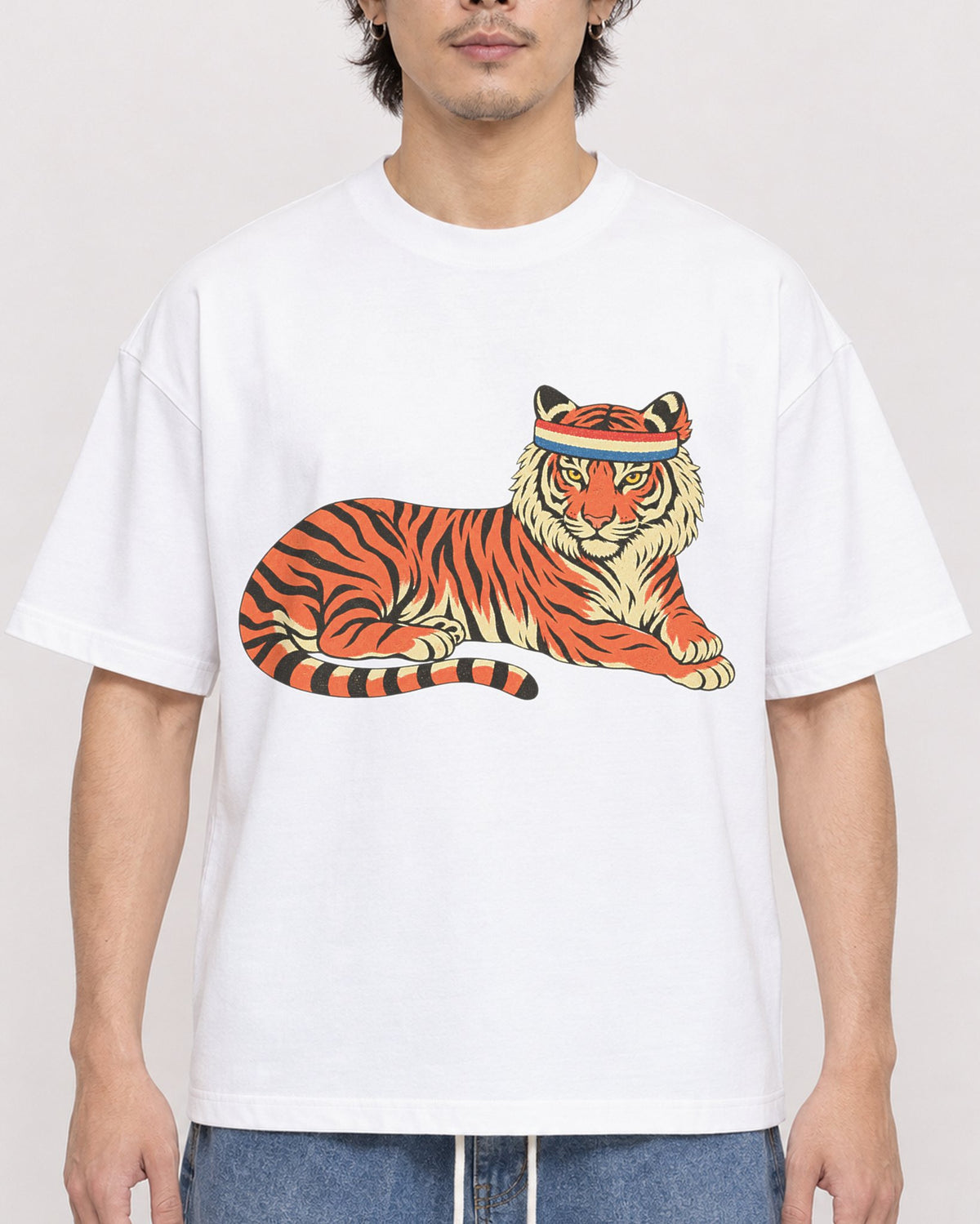 Mockup Boxy Heavyweight Tee White male close-up 03