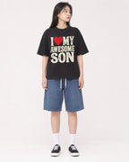 Mockup Boxy Heavyweight Tee Black female full-body 01