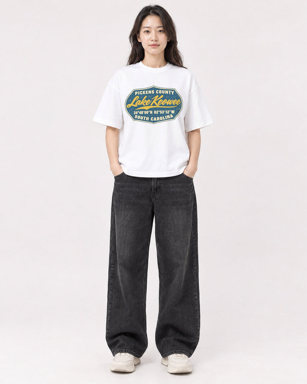 Mockup Boxy Heavyweight Tee White female full-body 03