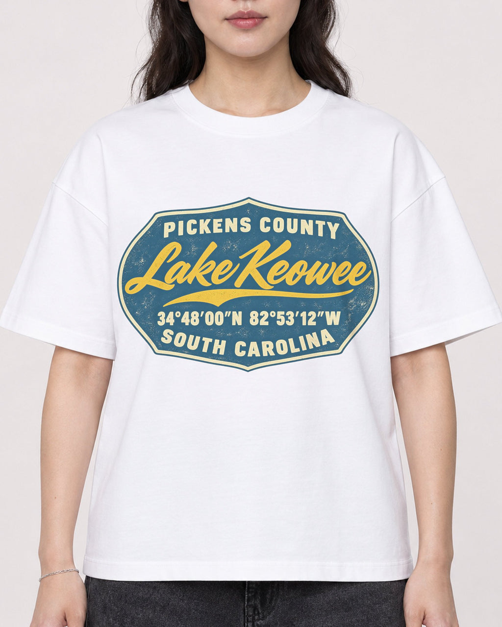 Mockup Boxy Heavyweight Tee White female close-up 03