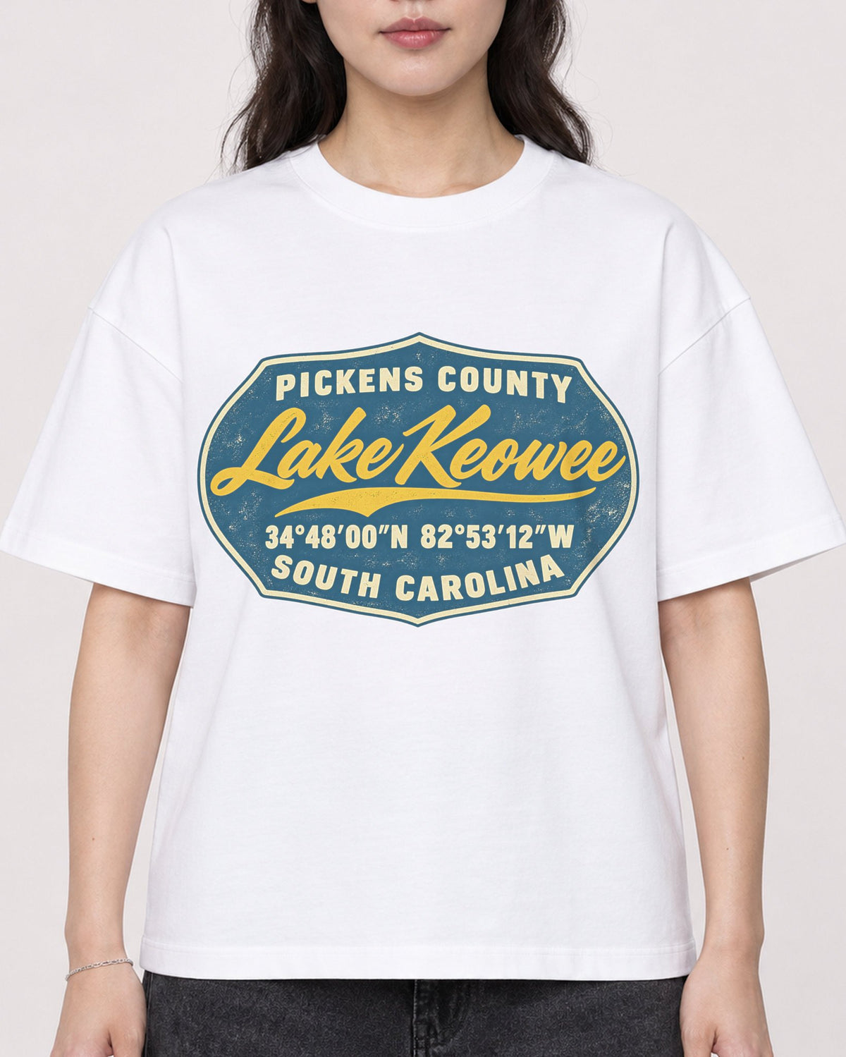 Mockup Boxy Heavyweight Tee White female close-up 03