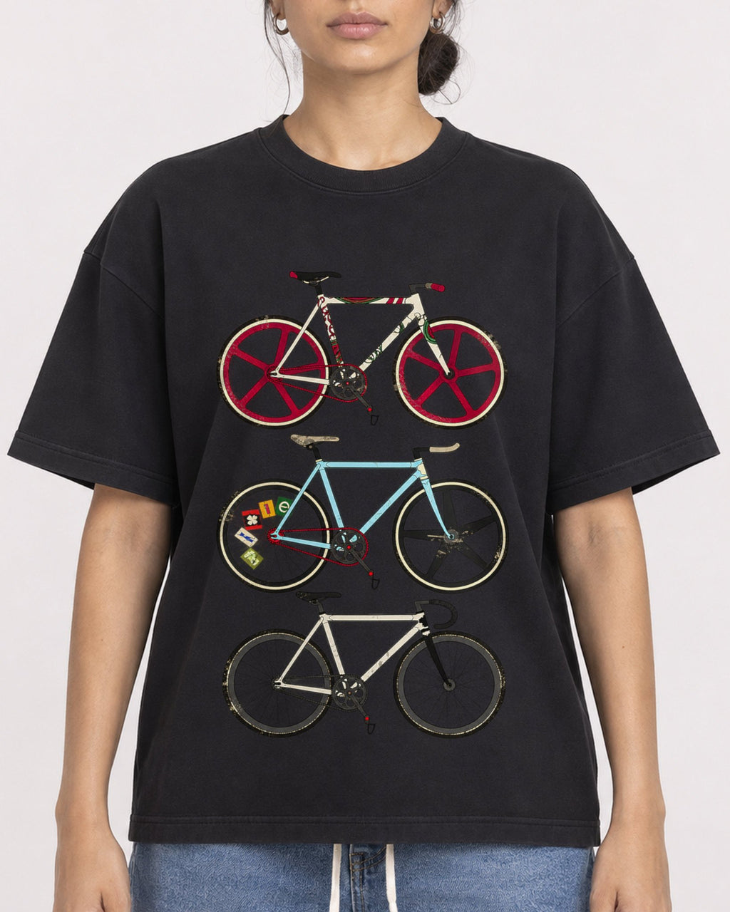 Mockup Boxy Heavyweight Tee Black female close-up 17