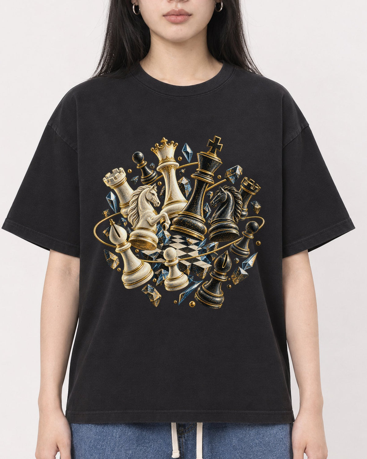 Mockup Boxy Heavyweight Tee Black female close-up 01