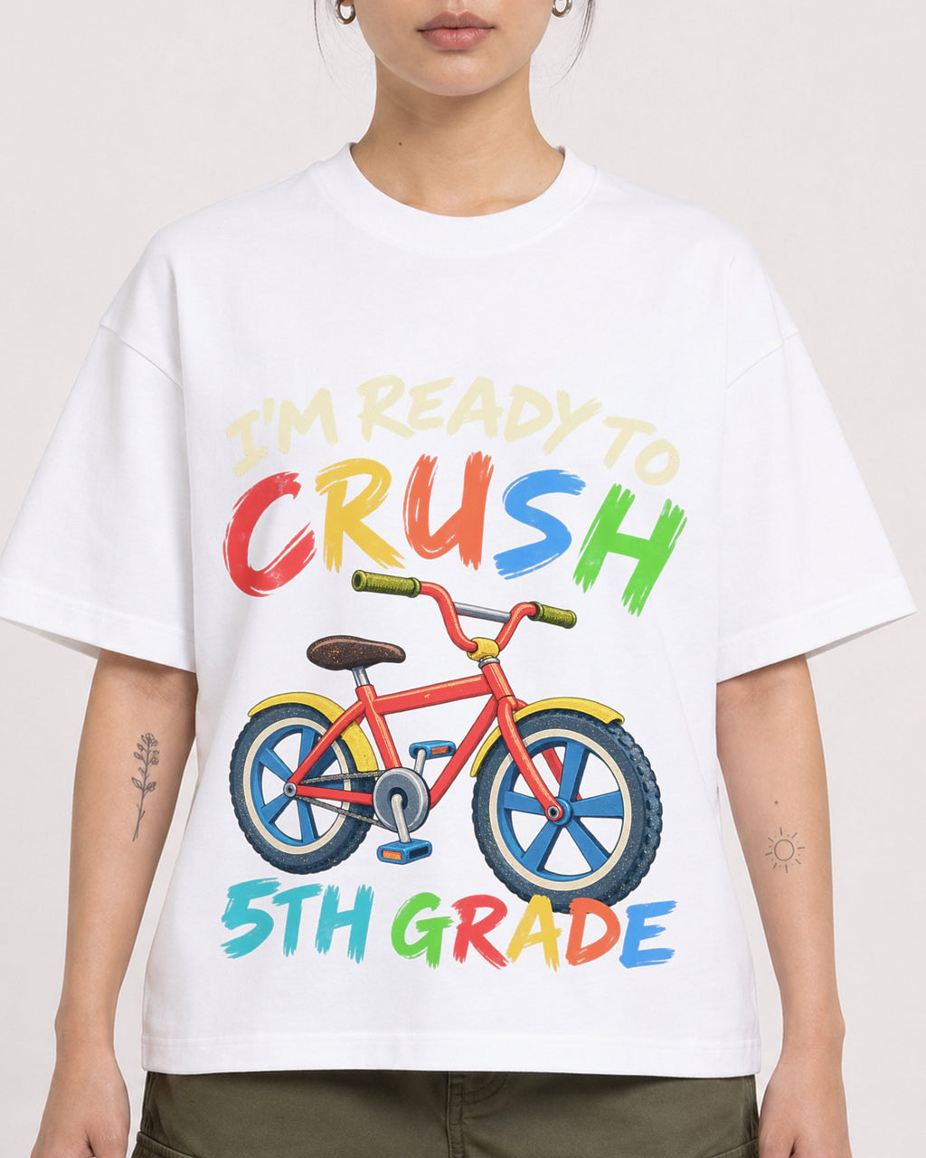 Mockup Boxy Heavyweight Tee White female close-up 12