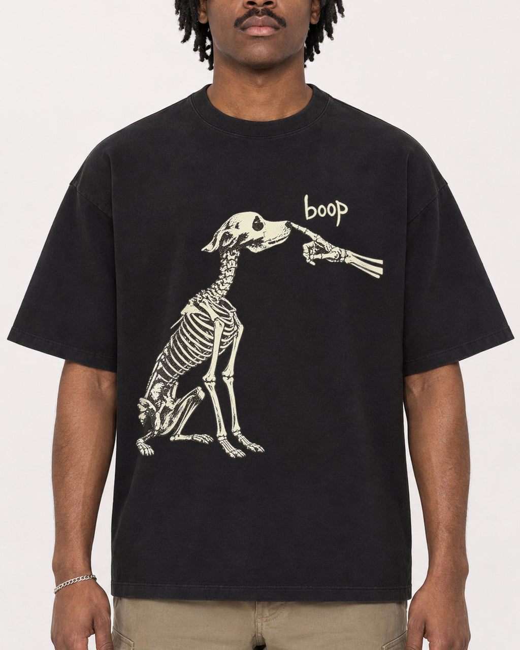Mockup Boxy Heavyweight Tee Black male close-up 04