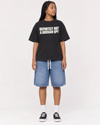 Mockup Boxy Heavyweight Tee Black female full-body 45