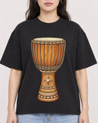 Mockup Boxy Heavyweight Tee Black female close-up 03