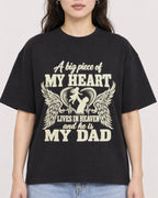 Mockup Boxy Heavyweight Tee Black female close-up 03