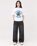Mockup Boxy Heavyweight Tee White female full-body 03