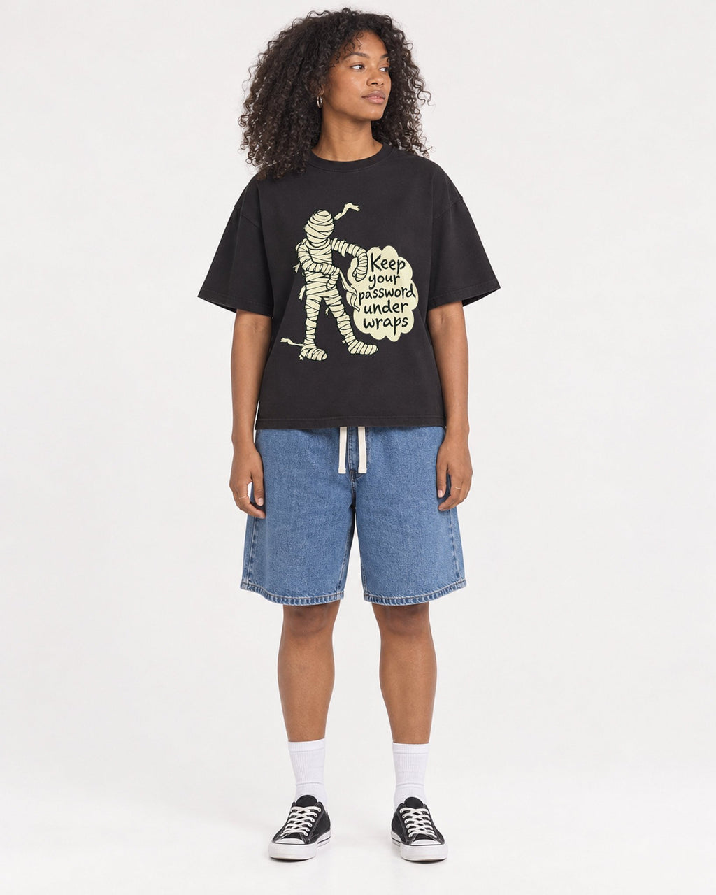 Mockup Boxy Heavyweight Tee Black female full-body 05