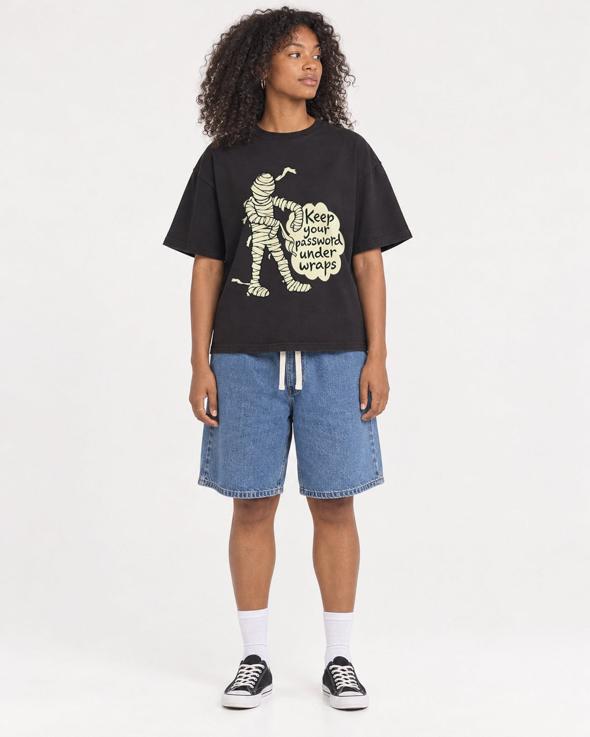 Mockup Boxy Heavyweight Tee Black female full-body 05