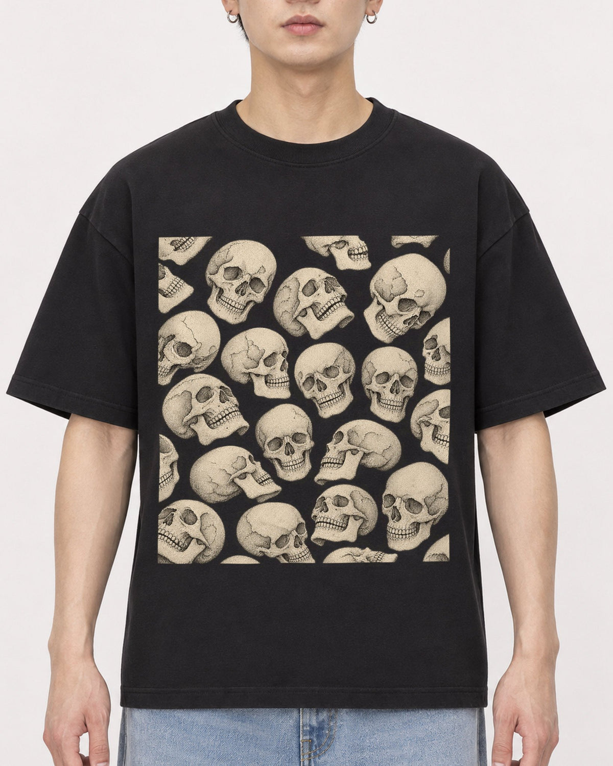 Mockup Boxy Heavyweight Tee Black male close-up 01