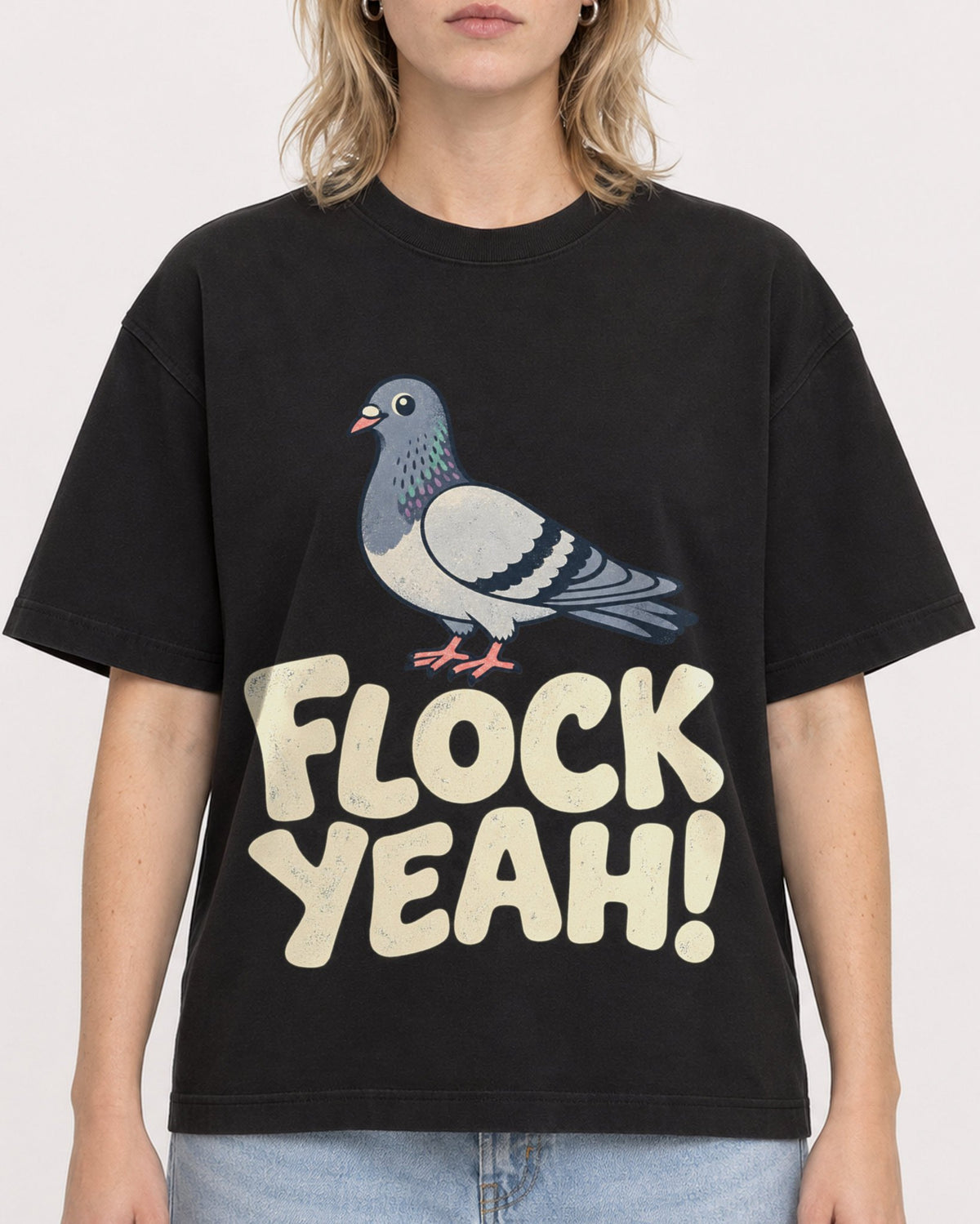 Mockup Boxy Heavyweight Tee Black female close-up 19