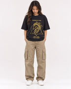 Mockup Boxy Heavyweight Tee Black female full-body 02