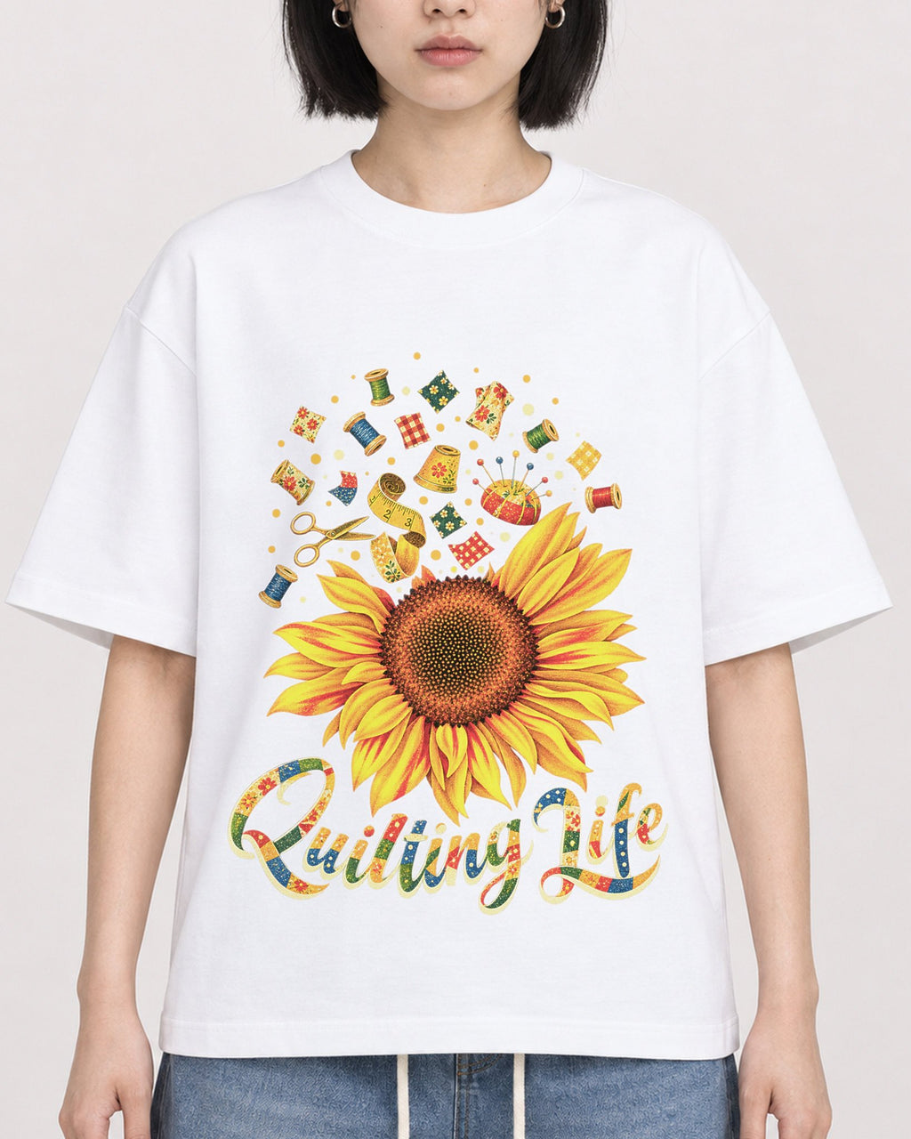 Mockup Boxy Heavyweight Tee White female close-up 11