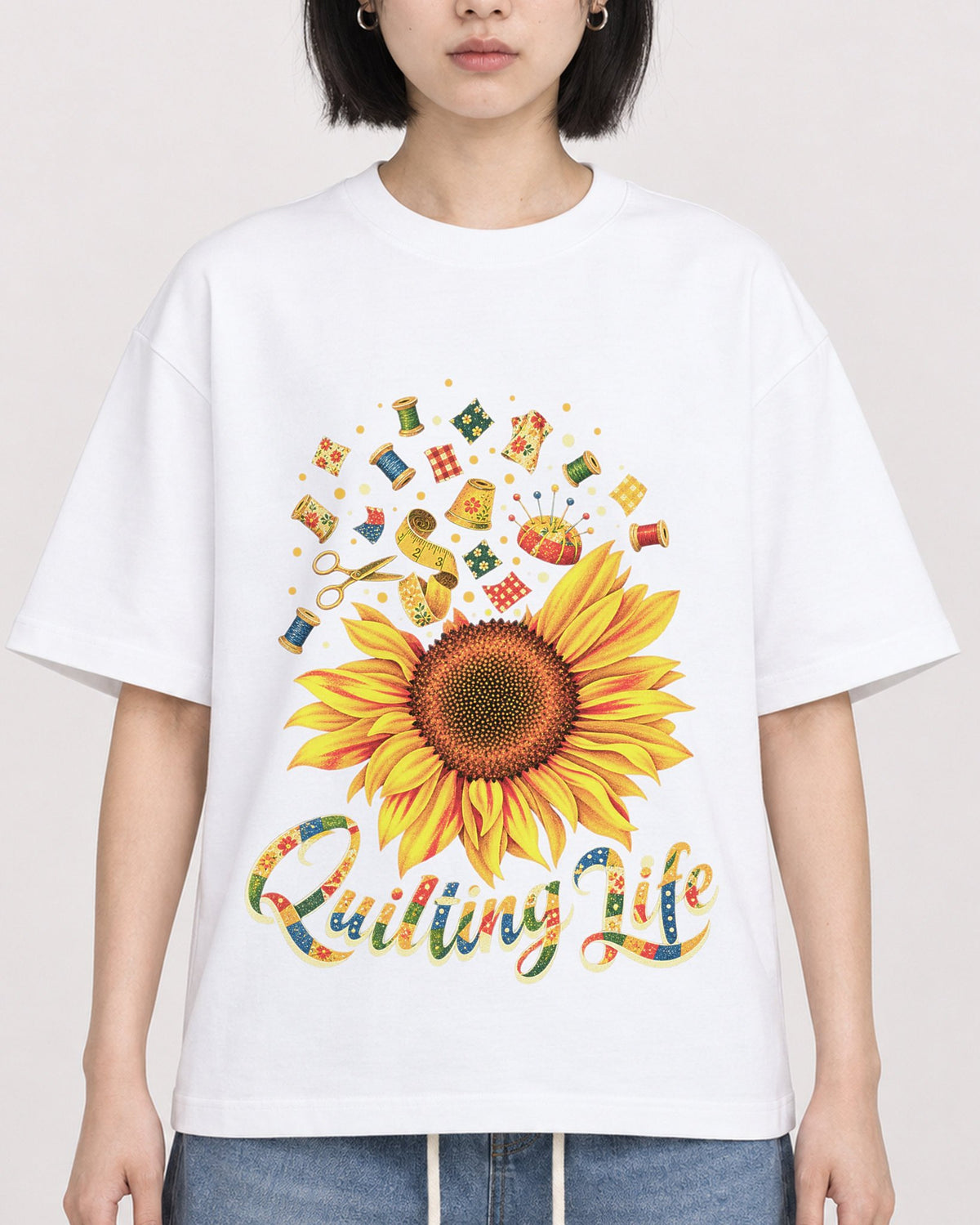 Mockup Boxy Heavyweight Tee White female close-up 11
