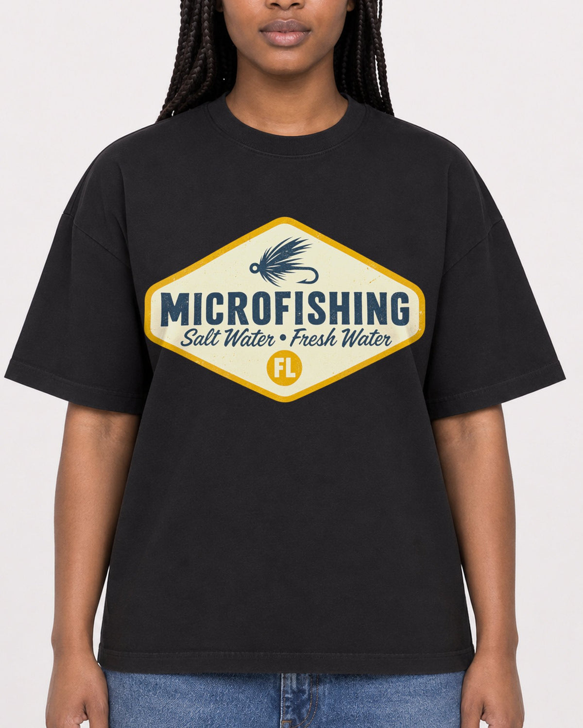 Mockup Boxy Heavyweight Tee Black female close-up 04
