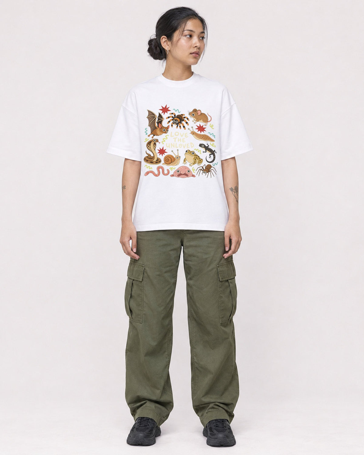 Mockup Boxy Heavyweight Tee White female full-body 12