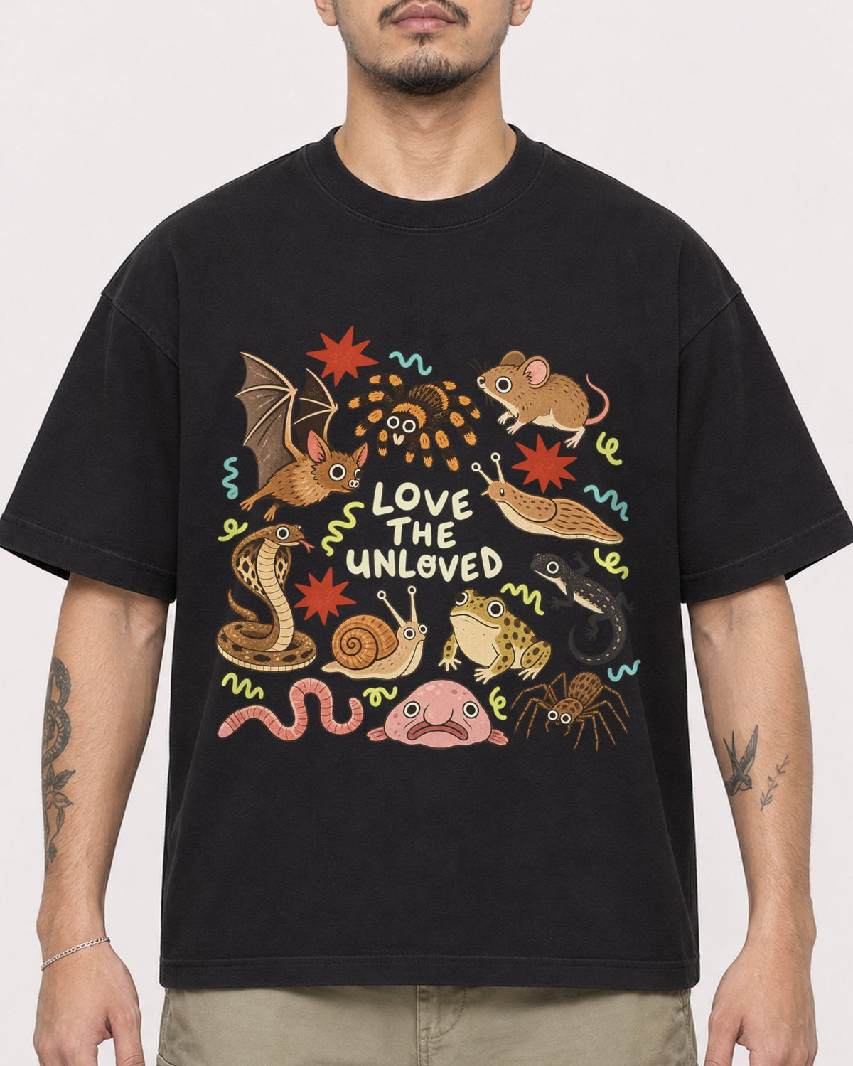 Mockup Boxy Heavyweight Tee Black male close-up 12