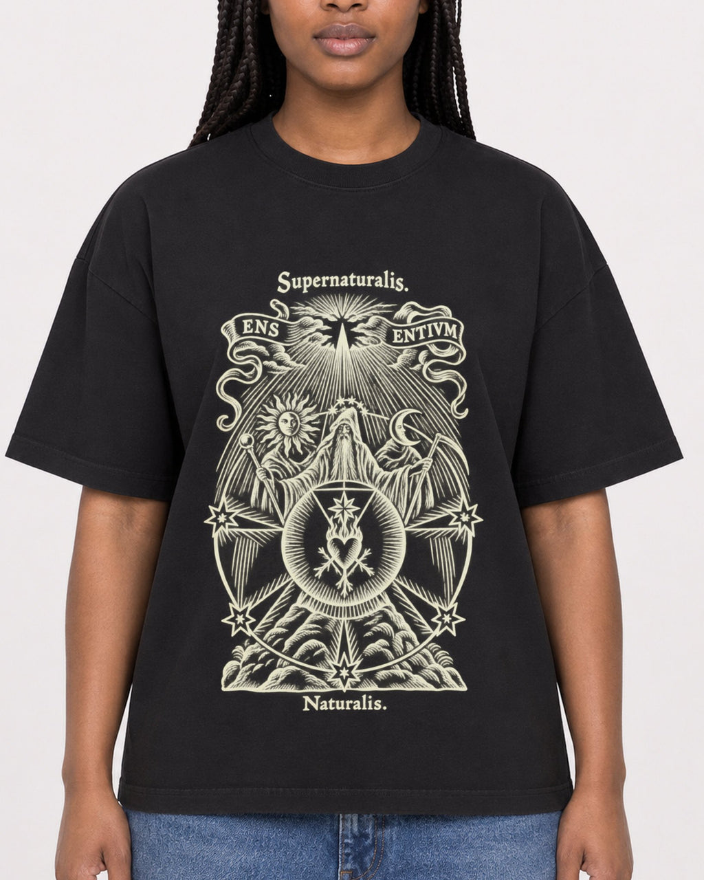 Mockup Boxy Heavyweight Tee Black female close-up 04