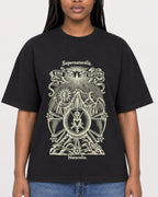 Mockup Boxy Heavyweight Tee Black female close-up 04