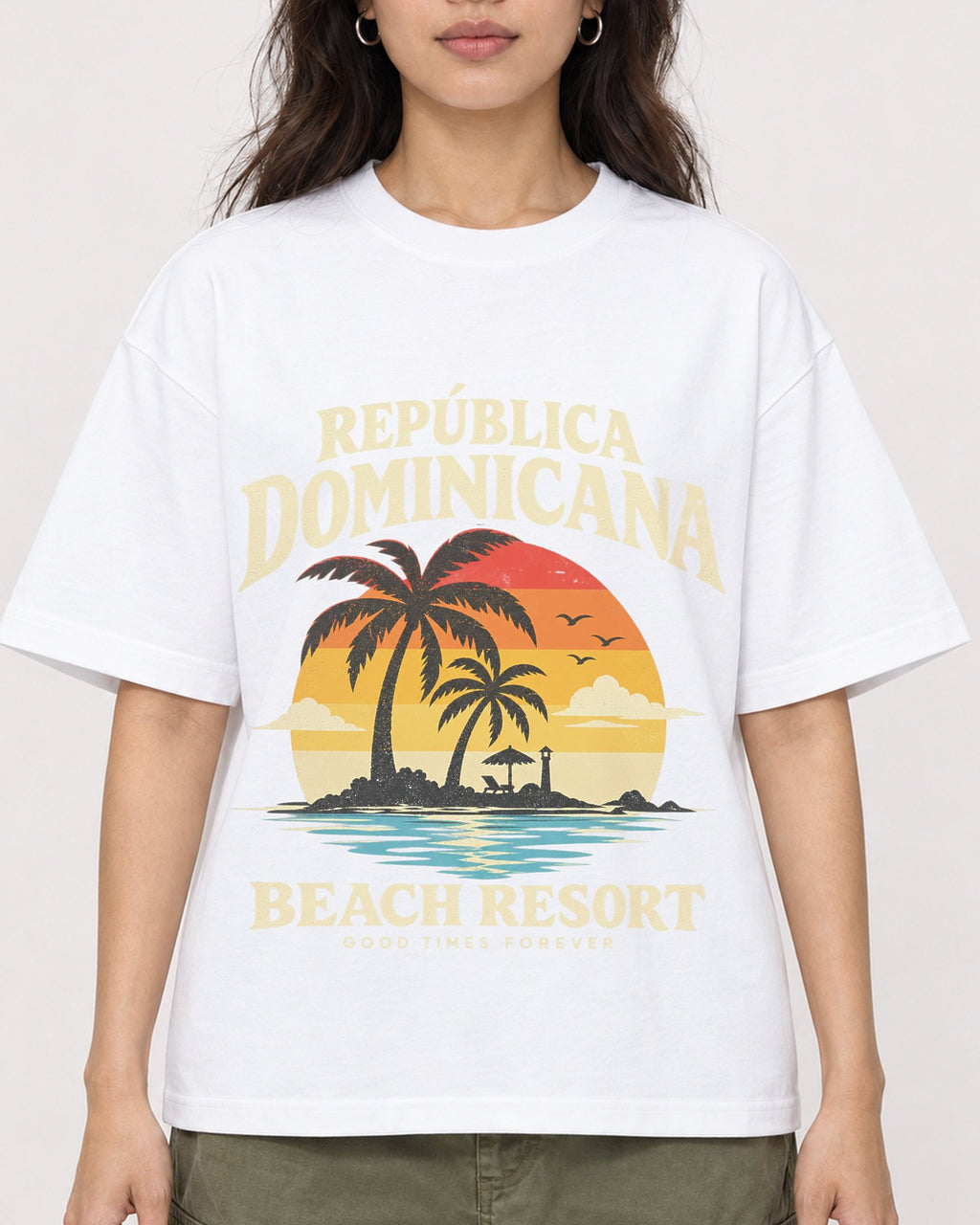 Mockup Boxy Heavyweight Tee White female close-up 02