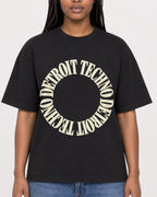 Mockup Boxy Heavyweight Tee Black female close-up 04