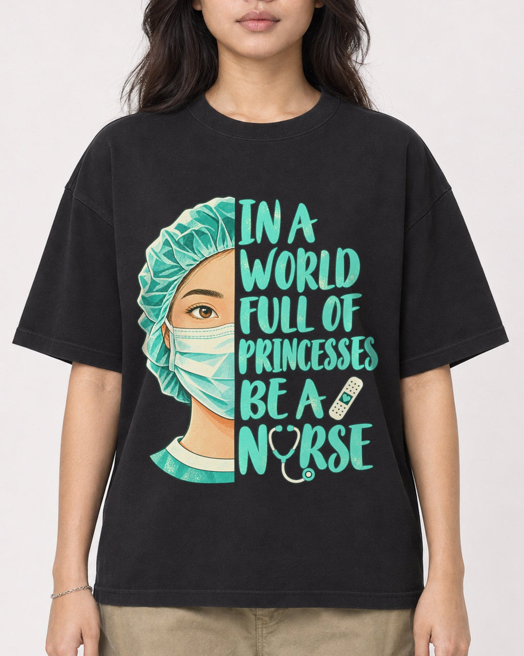 Mockup Boxy Heavyweight Tee Black female close-up 02