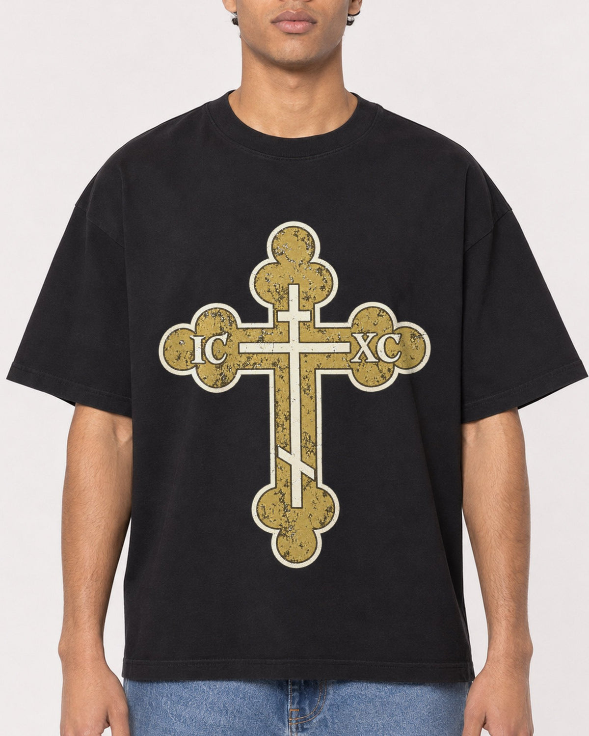 Mockup Boxy Heavyweight Tee Black male close-up 10