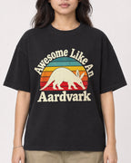 Mockup Boxy Heavyweight Tee Black female close-up 02