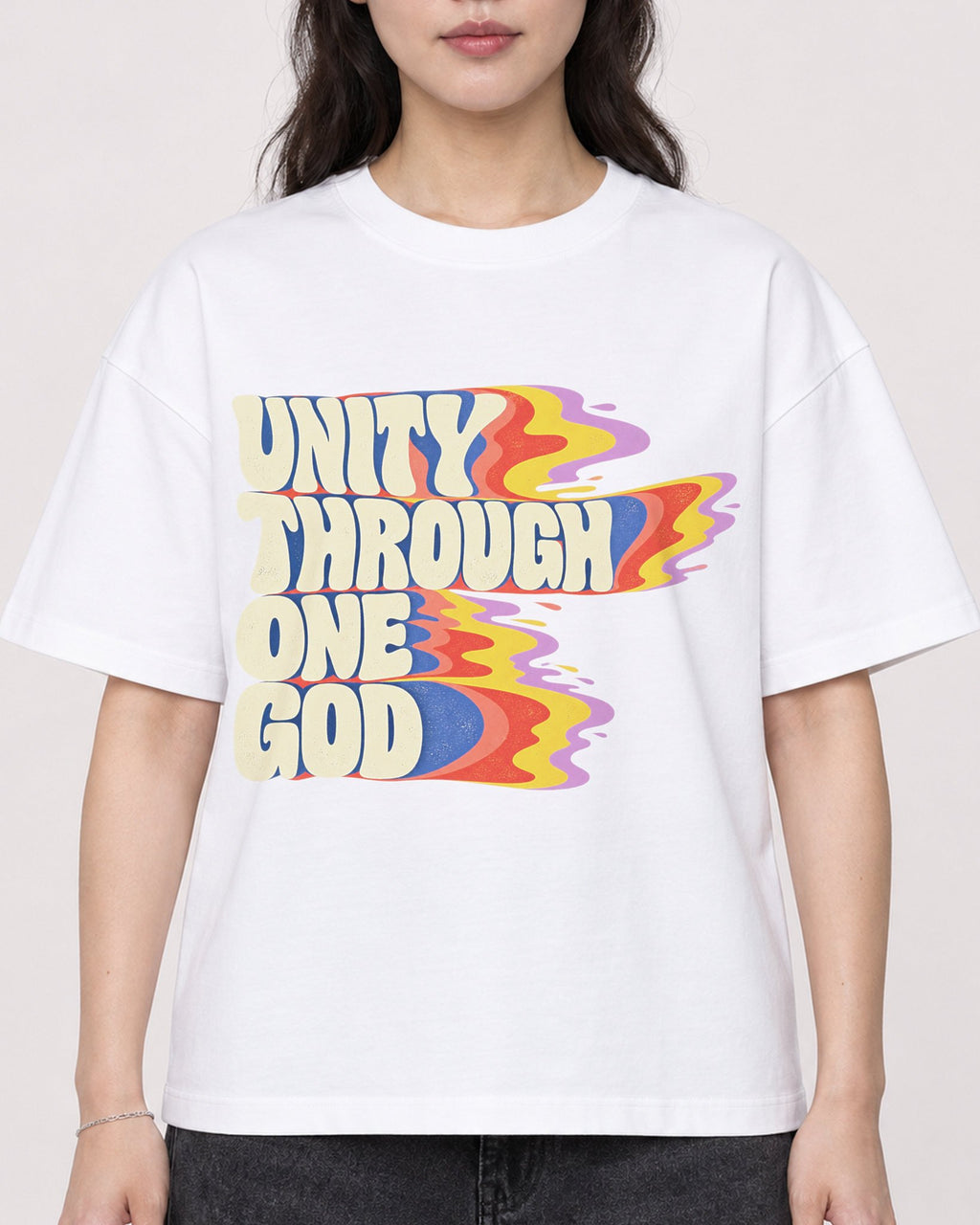 Mockup Boxy Heavyweight Tee White female close-up 03