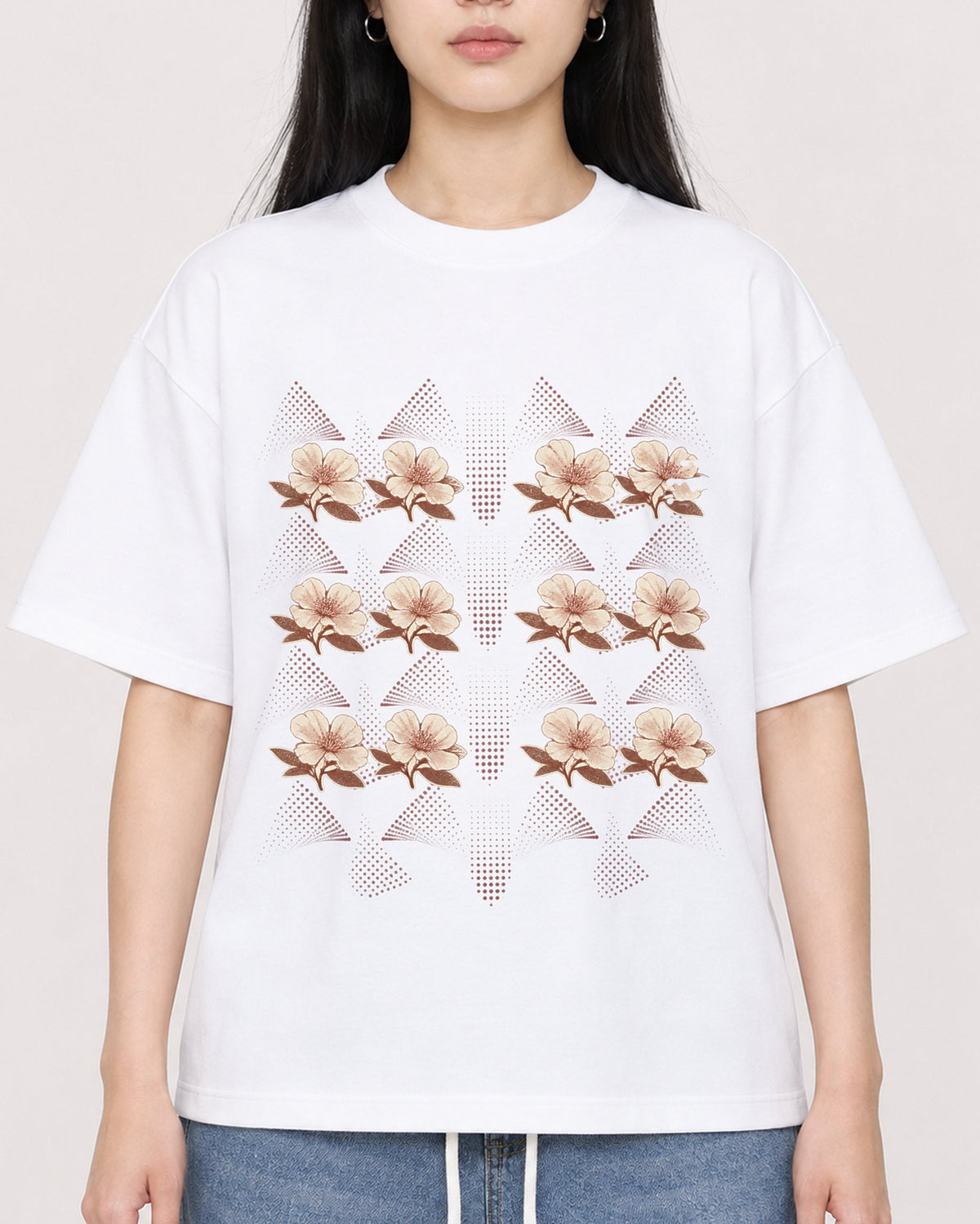 Mockup Boxy Heavyweight Tee White female close-up 01