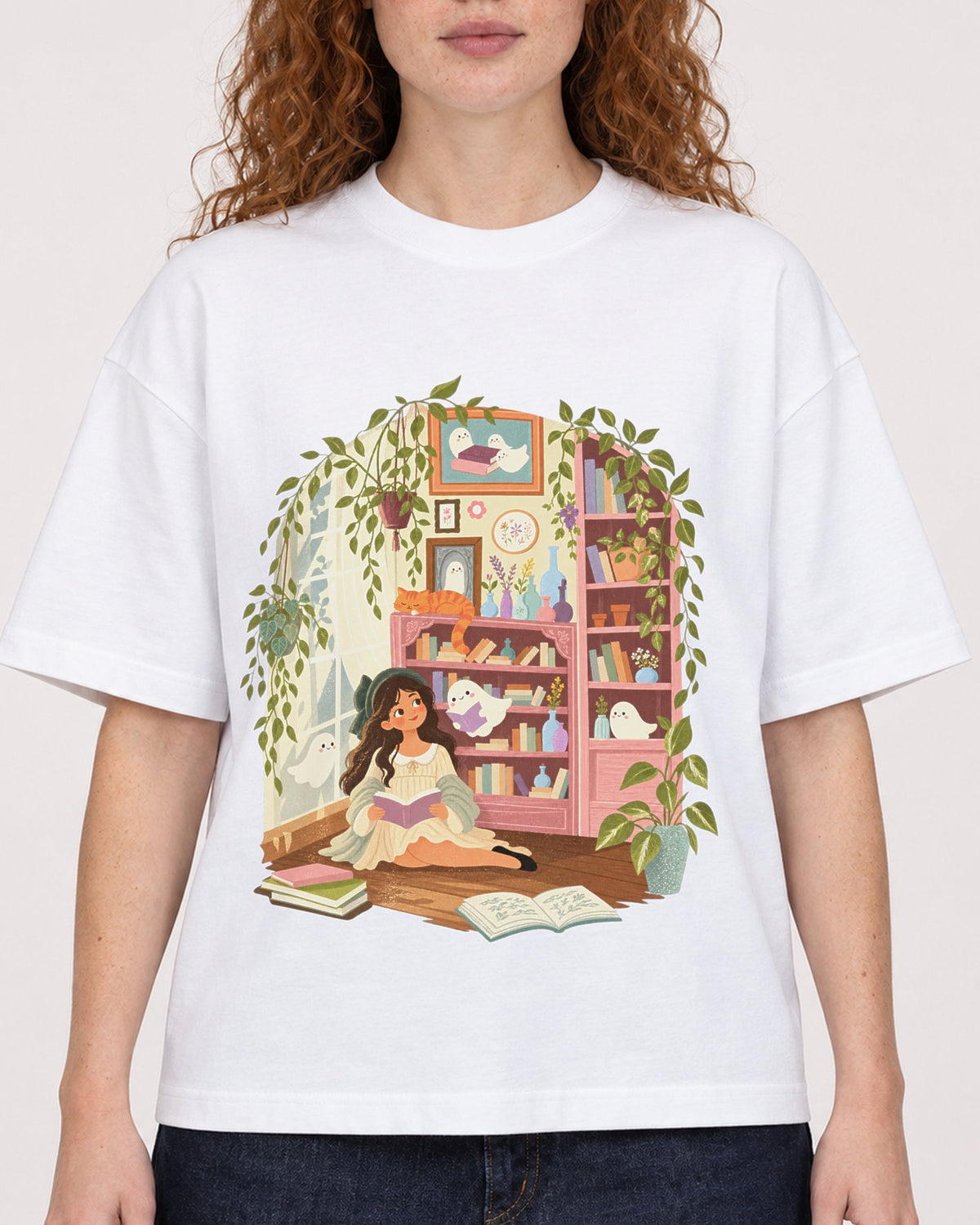 Mockup Boxy Heavyweight Tee White female close-up 09